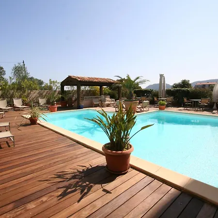 En Aparté Aparthotel 3*